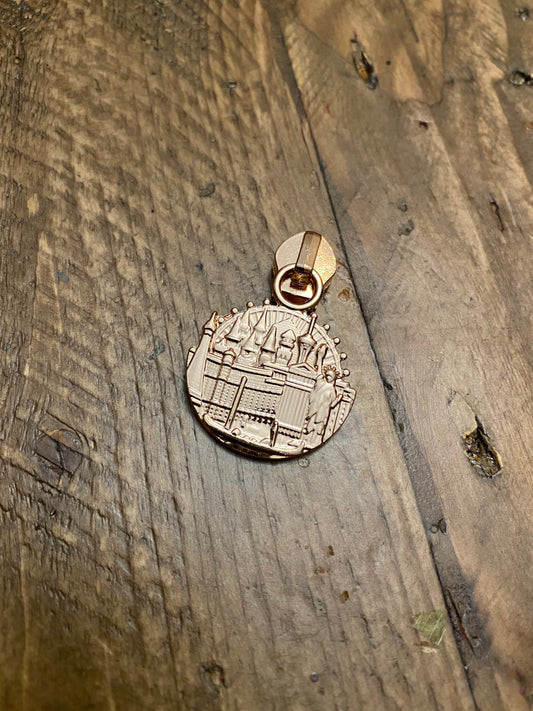 City Lining Zipper Pull - Retail