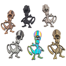 Mewtew Zipper Pull - Retail