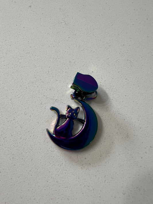 EXCLUSIVE TCFS Luna Zipper Pull - Retail