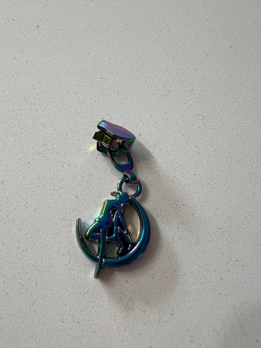 EXCLUSIVE TCFS Sailor Moon Zipper Pull - Retail